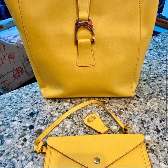 NWT DOONEY & BURKE Ashby Shoulder Bag in Lemon $175 $255. - Picture 6 of 6